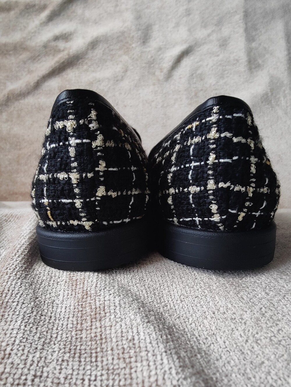 New Kenneth Cole Black and Gold Tweed Larisa Loafers with Gold Tone Buckle, Sz8 - Picture 8 of 13